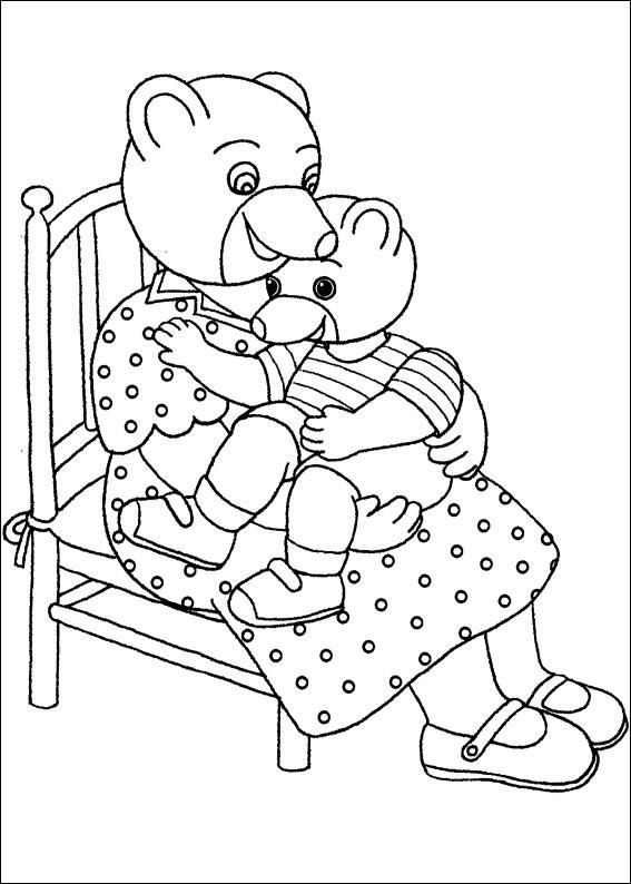 coloriage petit ours brun sur les genoux de sa maman